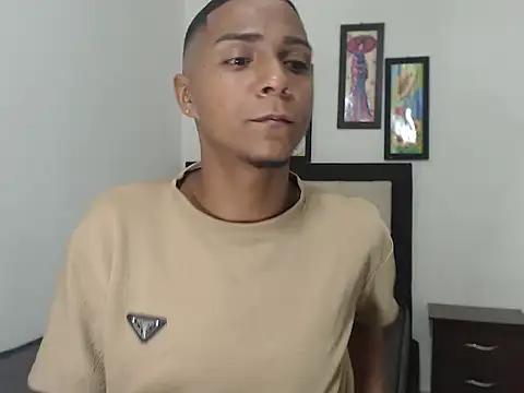 Snapshot of hotboyluxe chatting on 14, 2, 2026 hotboyluxe online show from 14, 2, 2026