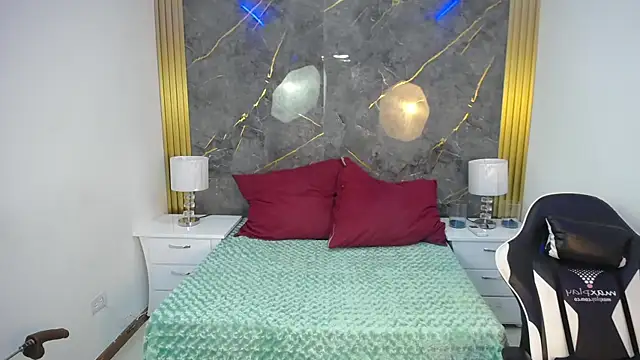 JORDAN MOOR online show from 1, 4, 2026