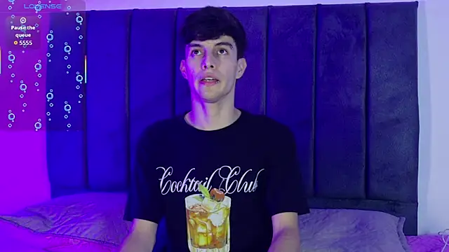 axxxel twink online show from 17, 5, 2026