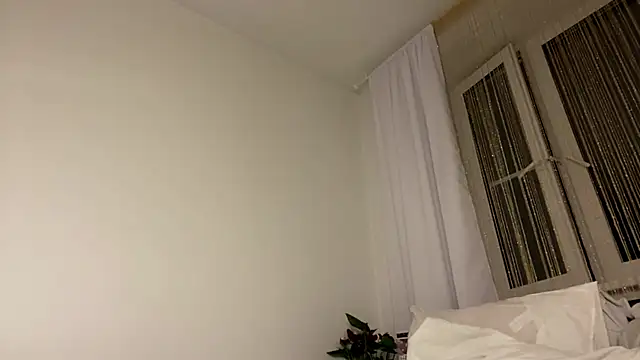 lil kittty online show from 15, 3, 2026