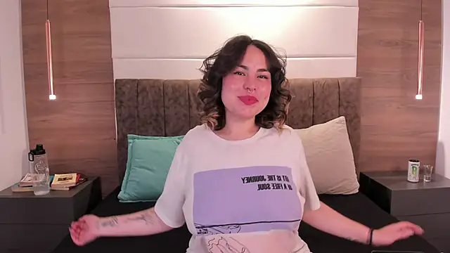 Kennya Rodriguez online show from 2, 1, 2025