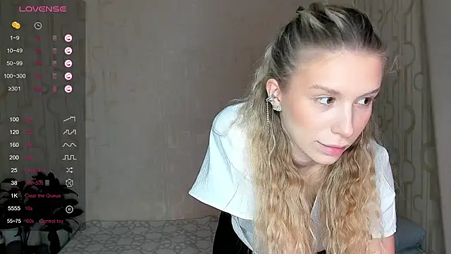 Elysia kiss online show from 9, 2, 2026