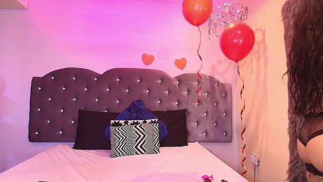 Snapshot of Lara_pons chatting on 19, 2, 2026 Lara pons online show from 19, 2, 2026