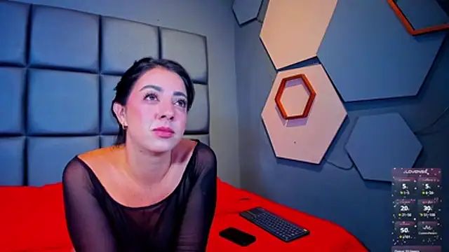 CORAL FOX online show from 10, 4, 2026