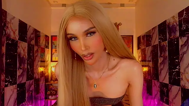 Snapshot of SeductiveSamanthaTS chatting on 18, 2, 2026 SeductiveSamanthaTS online show from 18, 2, 2026