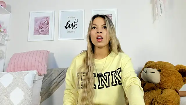 Mia Rosee1 online show from 23, 2, 2026