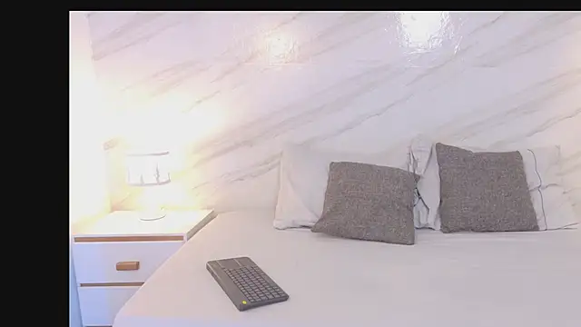 Mayloren online show from 11, 2, 2026