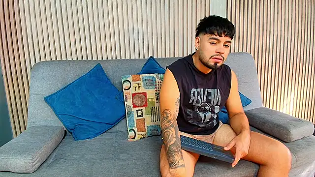 Snapshot of DaveParker_ chatting on 1, 4, 2026 DaveParker online show from 1, 4, 2026