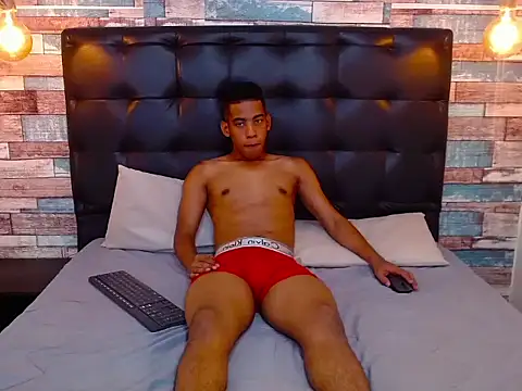 Luigi Ferrer online show from 3, 3, 2026