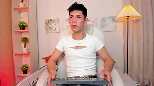 Snapshot of arlequiin_ chatting on 10, 2, 2026 arlequiin online show from 10, 2, 2026