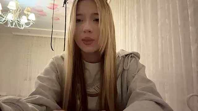 Snapshot of IvyArmbrister chatting on 3, 3, 2026 IvyArmbrister online show from 3, 3, 2026