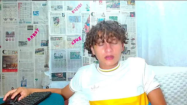 Snapshot of arielnoir6958 chatting on 3, 2, 2026 arielnoir6958 online show from 3, 2, 2026