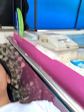 Cris18sexy online show from 17, 4, 2026