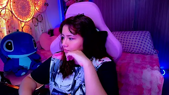 Snapshot of ALIS_E_G chatting on 18, 6, 2026 ALIS E G online show from 18, 6, 2026