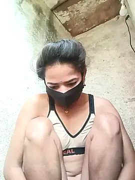 Snapshot of Sunali_Bendre chatting on 27, 2, 2026 Sunali Bendre online show from 27, 2, 2026