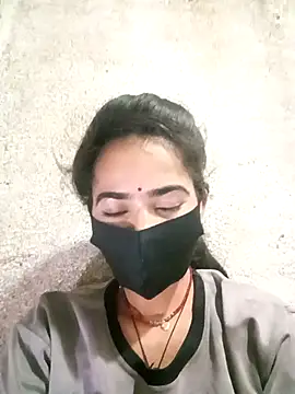 Snapshot of Sunali_Bendre chatting on 27, 2, 2026 Sunali Bendre online show from 27, 2, 2026