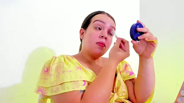 Emely pregnantt online show from 12, 2, 2026