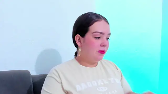 Emely pregnantt online show from 17, 2, 2026