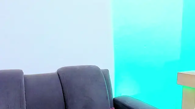 Emely pregnantt online show from 24, 2, 2026