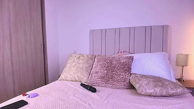 Anna-Lynn online show from 17, 4, 2026