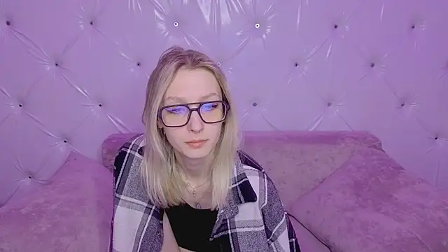 Akiro Kim7 online show from 24, 2, 2026