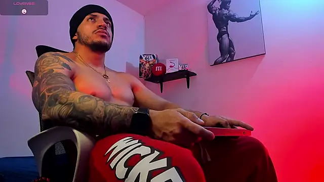 LiamReigns  online show from 18, 3, 2026