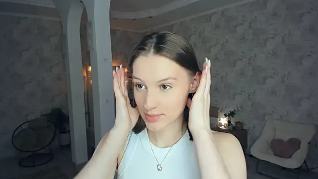 Snapshot of LianneBynon chatting on 15, 6, 2026 LianneBynon online show from 15, 6, 2026