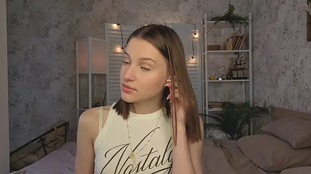 Snapshot of LianneBynon chatting on 6, 7, 2026 LianneBynon online show from 6, 7, 2026