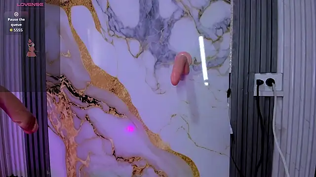 mlucreciasucker303av online show from 17, 3, 2026