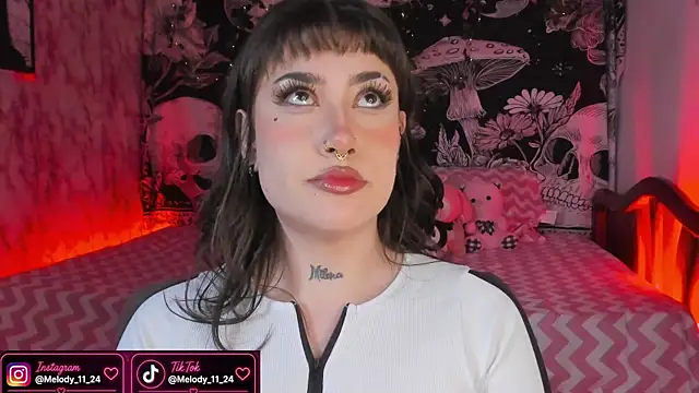 Snapshot of Tamara_uwu chatting on 4, 8, 2026 Tamara uwu online show from 4, 8, 2026