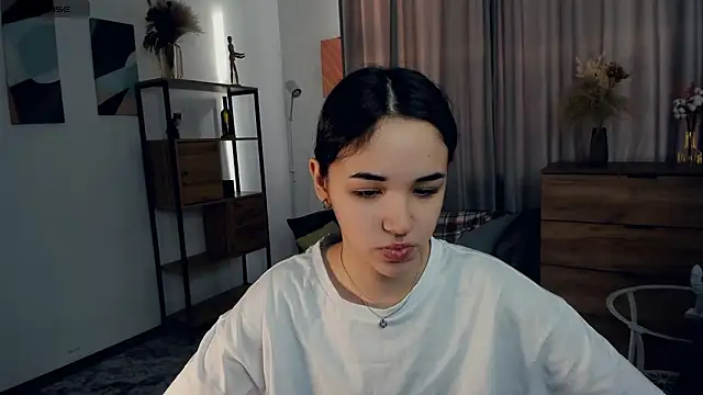 AvantgardAlone online show from 8, 2, 2026