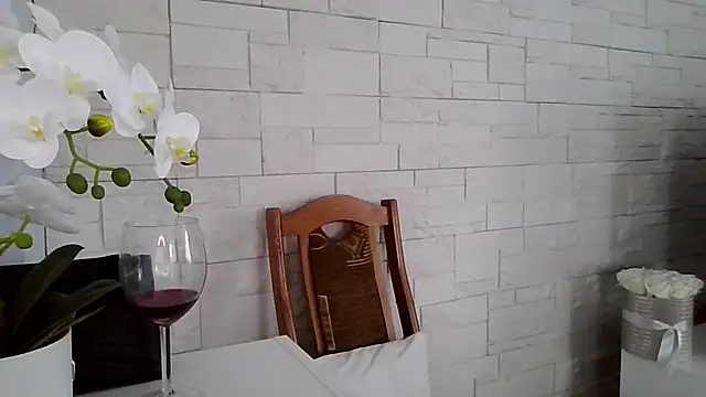 JuliaLovely online show from 14, 4, 2026