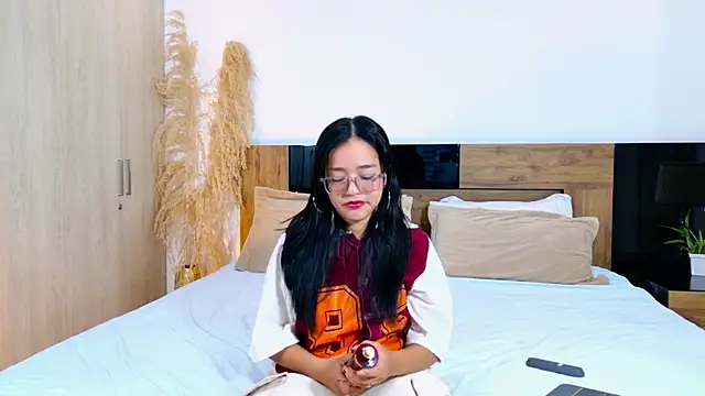 Snapshot of AntonellaBons chatting on 18, 7, 2026 AntonellaBons online show from 18, 7, 2026