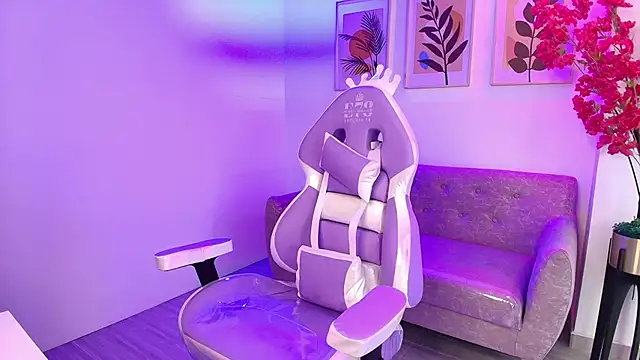 Snapshot of Maddie_T18 chatting on 9, 2, 2026 Maddie T18 online show from 9, 2, 2026