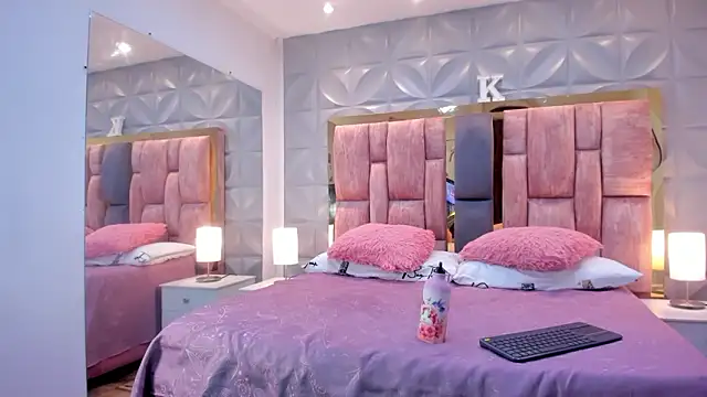 Paris Velvet online show from 23, 2, 2026