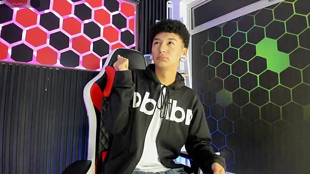 David Banks  online show from 17, 4, 2026