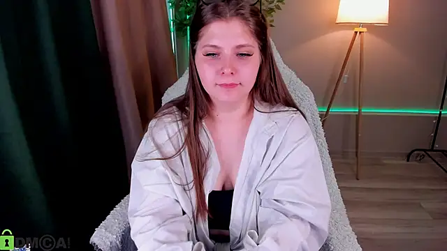 Snapshot of Lumi_Ra chatting on 2, 3, 2026 Lumi Ra online show from 2, 3, 2026