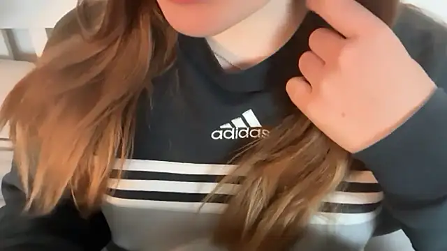 Lucyschickt online show from 4, 6, 2026