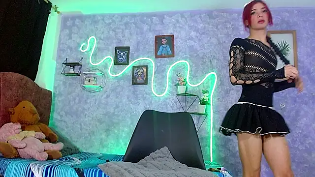 Snapshot of Everlin__Hot_ chatting on 9, 2, 2026 Everlin Hot online show from 9, 2, 2026