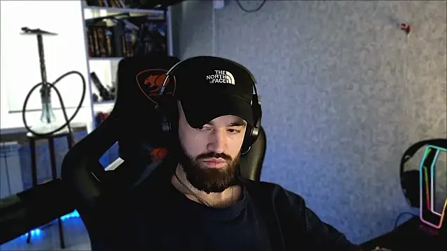 Snapshot of _Mostly_ chatting on 1, 3, 2026 Mostly online show from 1, 3, 2026