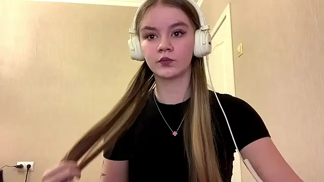 Snapshot of AgnesShy_ chatting on 2, 3, 2026 AgnesShy online show from 2, 3, 2026