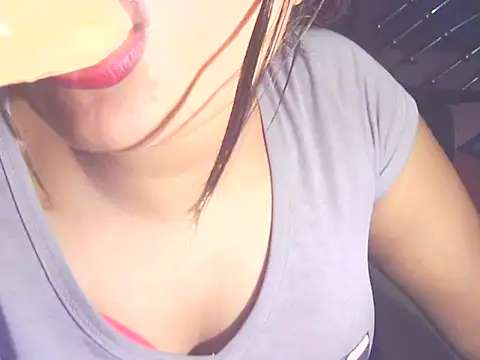 Snapshot of Nusrat_Faria chatting on 19, 5, 2026 Nusrat Faria online show from 19, 5, 2026