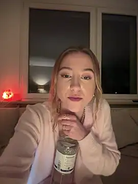 Snapshot of romyxxs chatting on 7, 2, 2026 romyxxs online show from 7, 2, 2026