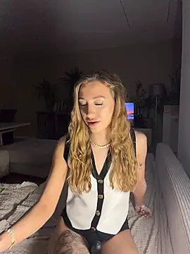 romyxxs online show from 5, 4, 2026