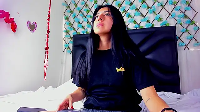 EmmaWilliamss4 online show from 22, 2, 2026