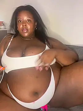 Snapshot of BouncyBBW chatting on 16, 7, 2026 BouncyBBW online show from 16, 7, 2026