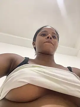 Snapshot of LIA_PARKERR chatting on 27, 5, 2026 LIA PARKERR online show from 27, 5, 2026