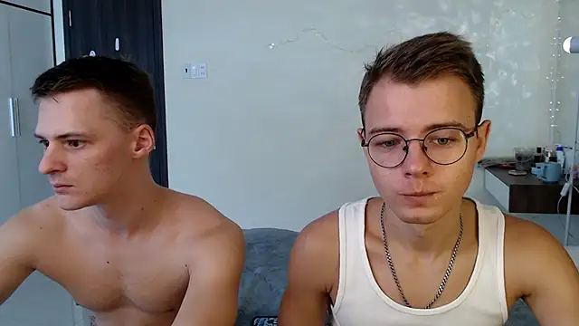 NikiKerryCum online show from 24, 6, 2026