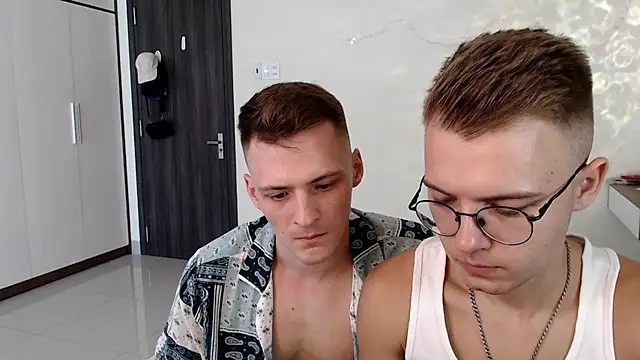 NikiKerryCum online show from 18, 7, 2026