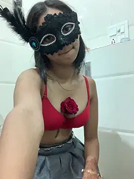 HEENA-STRIP online show from 15, 2, 2026